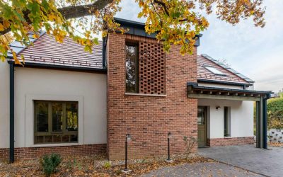 Kortárs tömeg, organikus részletek családi ház léptékben