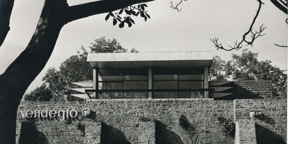 A balatonszepezdi Sellő étterem története | Műemlék Makovecz-épületek