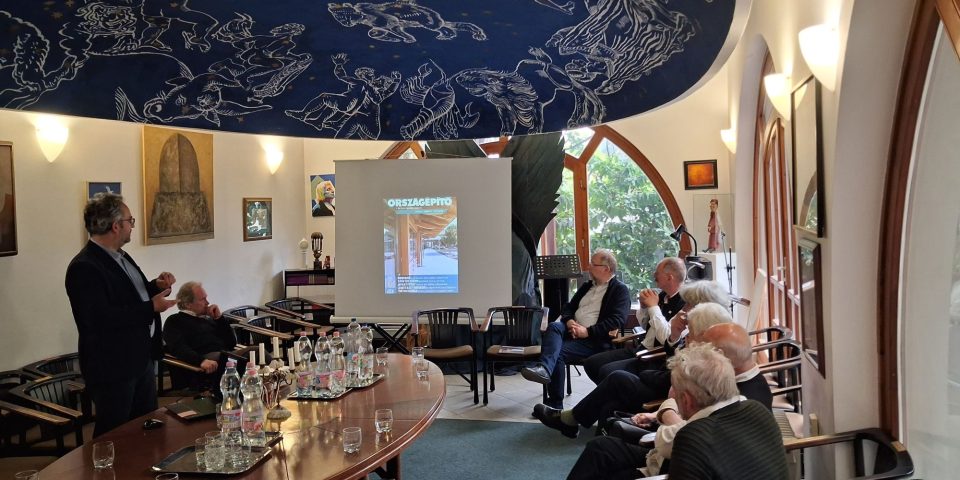 Lapbemutatót tartott az Országépítő folyóirat